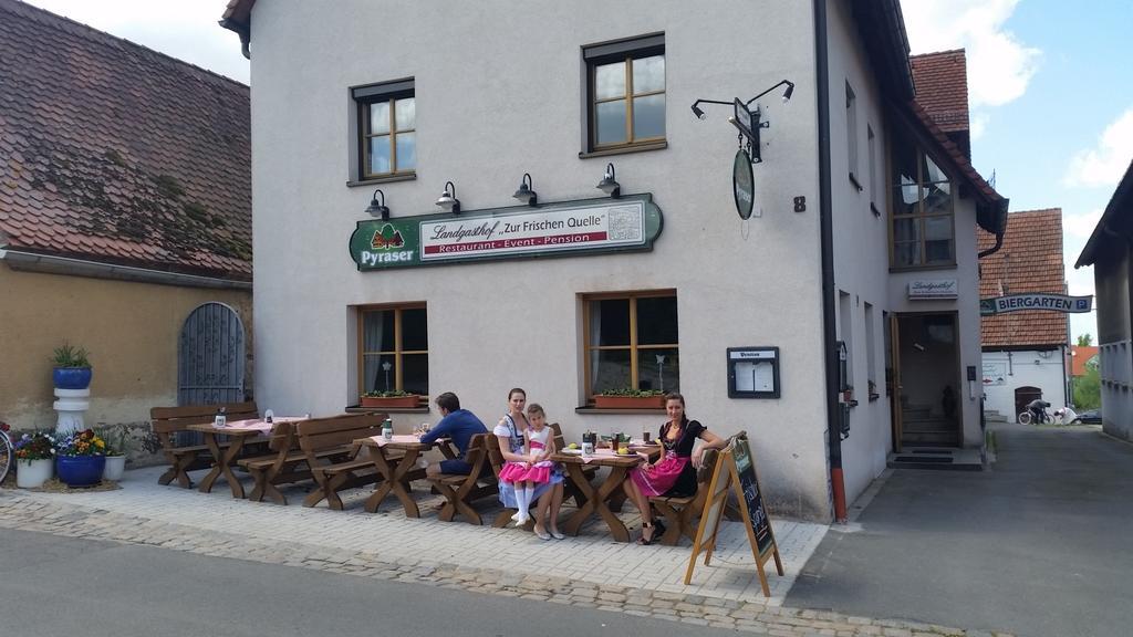 Zur Frischen Quelle Hotel Oberasbach Buitenkant foto
