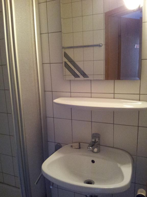 Zur Frischen Quelle Hotel Oberasbach Buitenkant foto