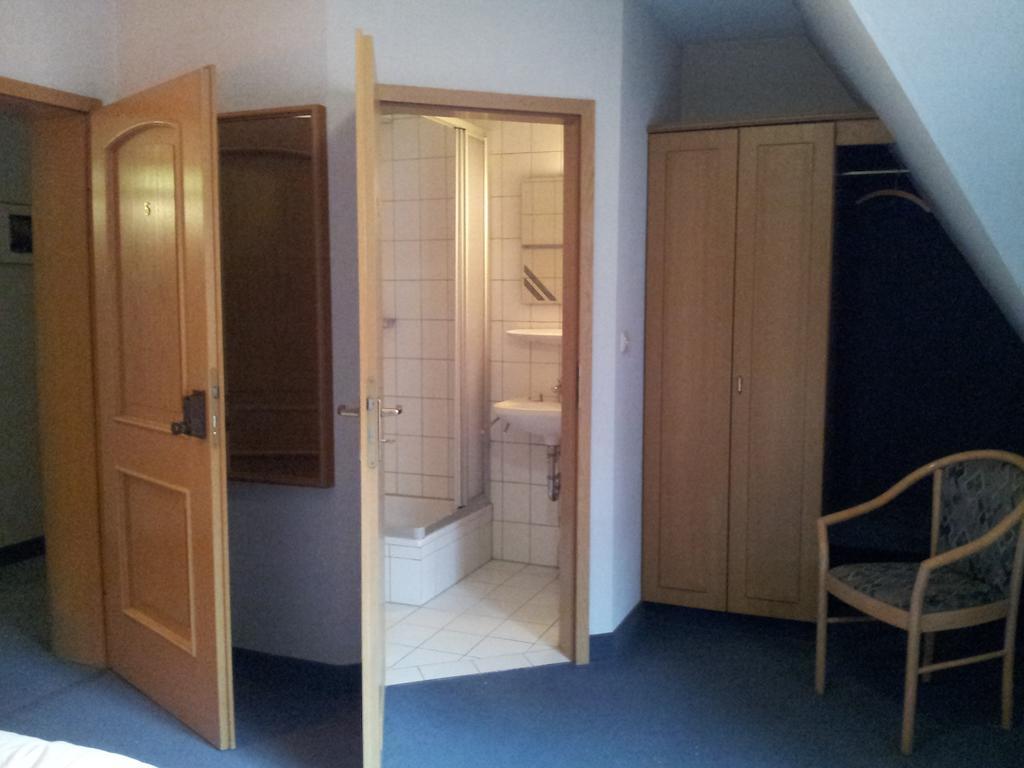 Zur Frischen Quelle Hotel Oberasbach Buitenkant foto