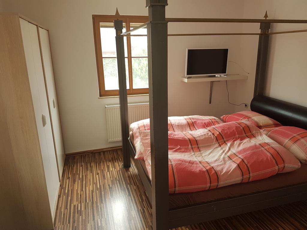 Zur Frischen Quelle Hotel Oberasbach Buitenkant foto